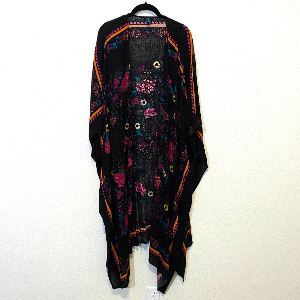 Rue+ Black Floral Kimono